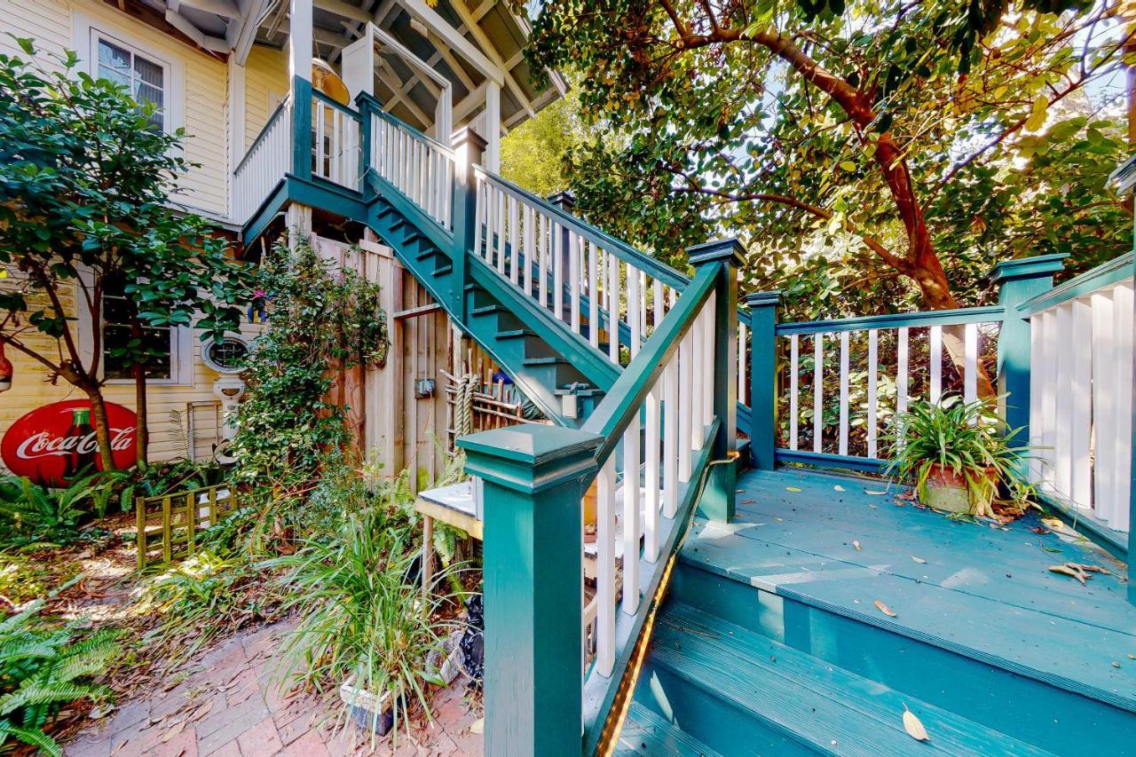 Baby Breezy Tree House Hotel Demere Park Exterior photo