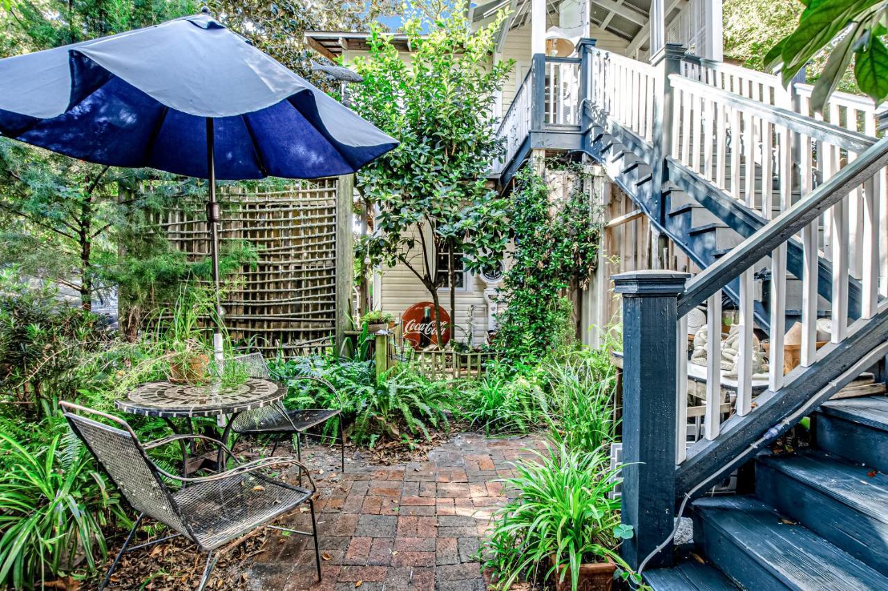 Baby Breezy Tree House Hotel Demere Park Exterior photo
