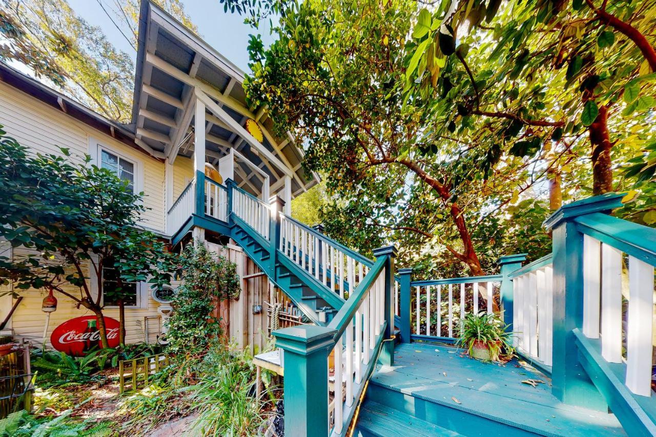 Baby Breezy Tree House Hotel Demere Park Exterior photo