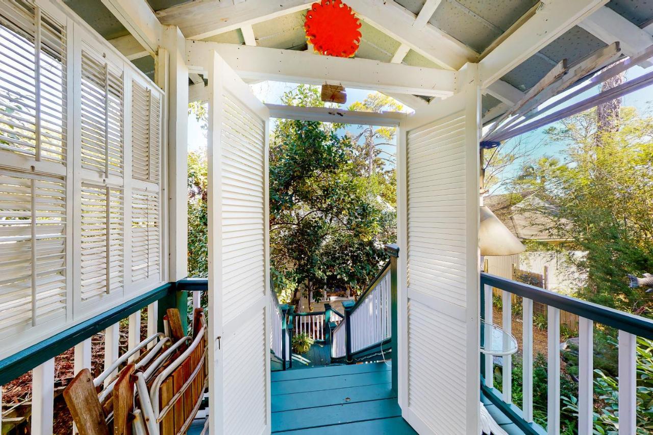 Baby Breezy Tree House Hotel Demere Park Exterior photo